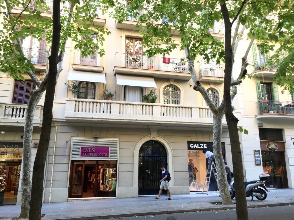 Gaudi Sdb Apartment Barcelona Luaran gambar
